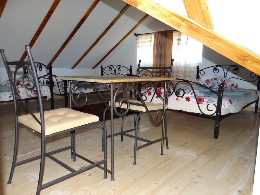 Pensiunea Lacul Albesti Albestii Paminteni Zimmer foto